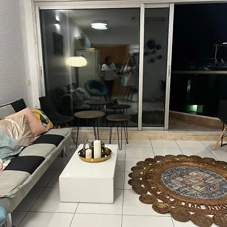 Charming Apartment With Sea View At Marina Village Herzliya Exterior photo