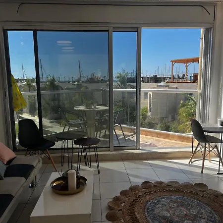 Charming Apartment With Sea View At Marina Village Herzliya Exterior photo