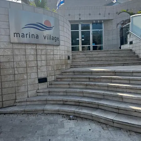 Charming Apartment With Sea View At Marina Village Herzliya Exterior photo
