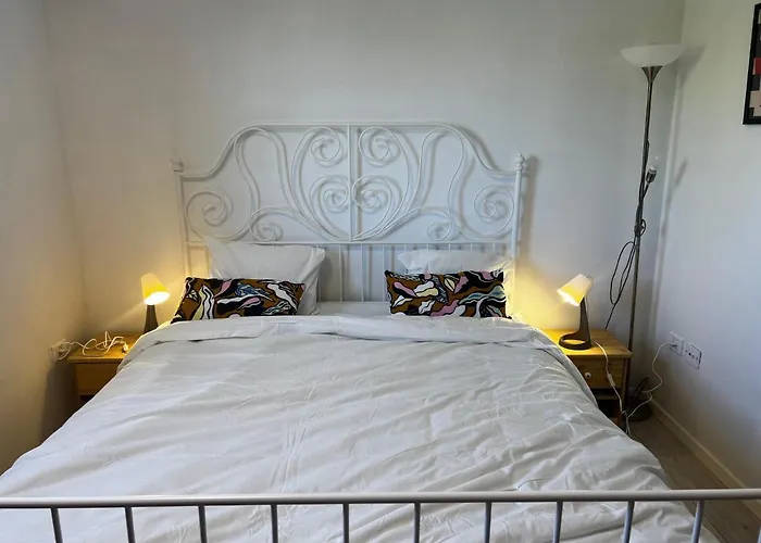 Charming Apartment With Sea View At Marina Village Herzliya