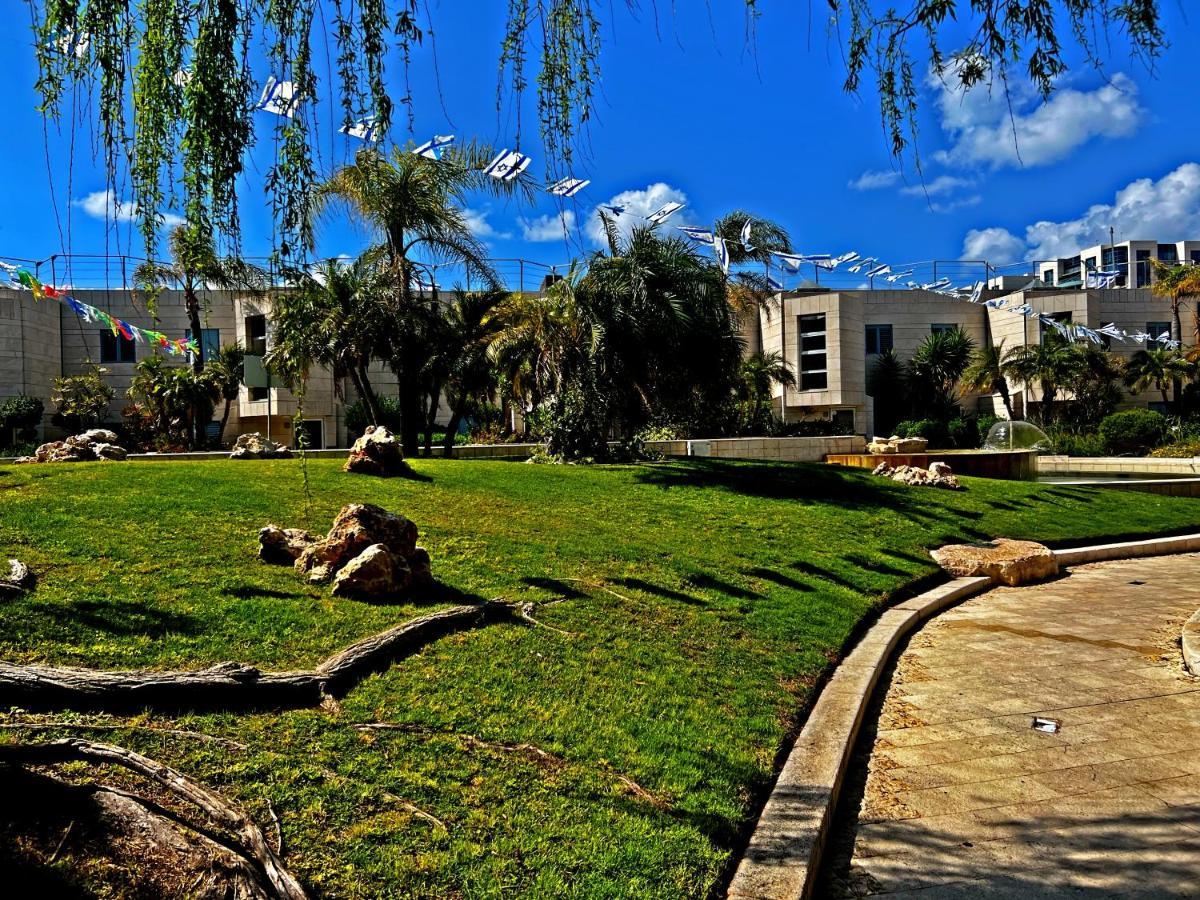 Charming With Sea View At Marina Village